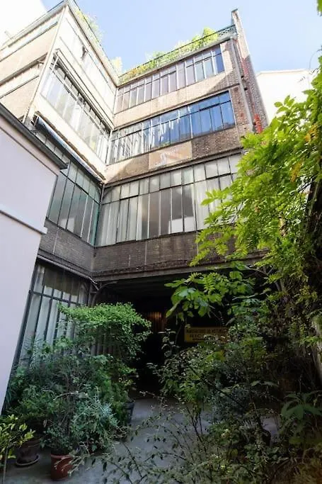 Sublime Loft Avec Verrieres Sur Le Canal St Martin Apartment Paris