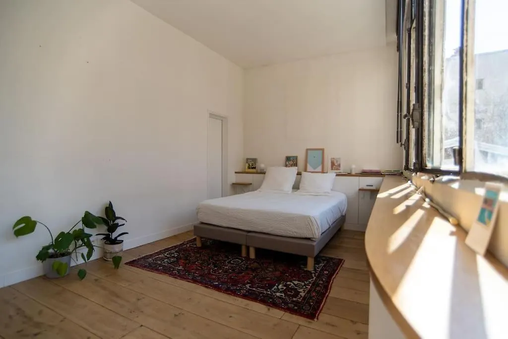 Apartment Sublime Loft Avec Verrieres Sur Le Canal St Martin